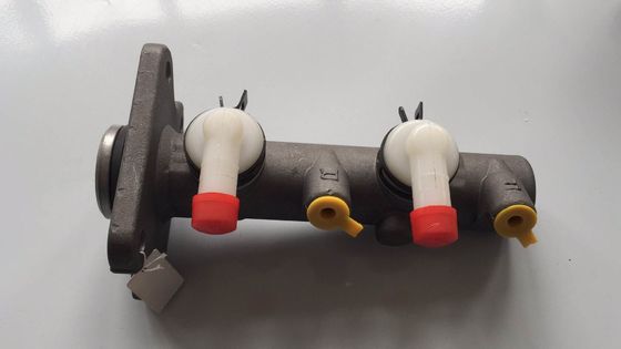 47201-26450	ब्रेक मास्टर सिलेंडर 47201-26450 टोयोटा HIACE के लिए उपयुक्त	ऑटो ब्रेक सिस्टम ब्रेक मास्टर सिलेंडर